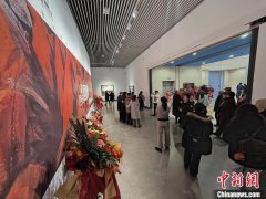 “色彩的回响——黄建新油画作品展”在新疆美