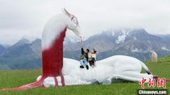 邱启敬《山海经》主题艺术巡展亮相新疆昆仑山